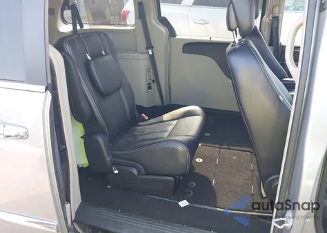 2014 Chrysler Town & Country Touring z USA, uszkodzony, nr VIN 2C4RC1BG4ER453811